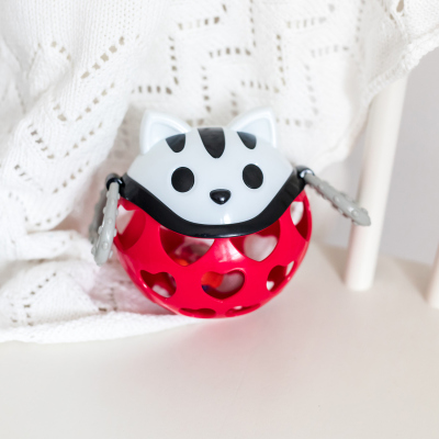 Canpol babies Interaktivní hračka míček s chrastítkem Červená kočička