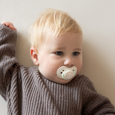 LOVI Dudlík svítící silikonový dynamický TEDDY LOVE  6-18m 2ks